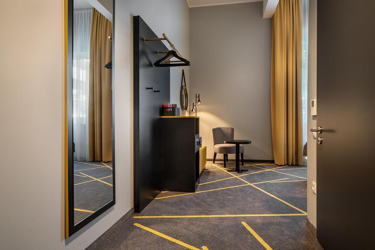 - The Niu, Fury Messe By Ihg Aschheim