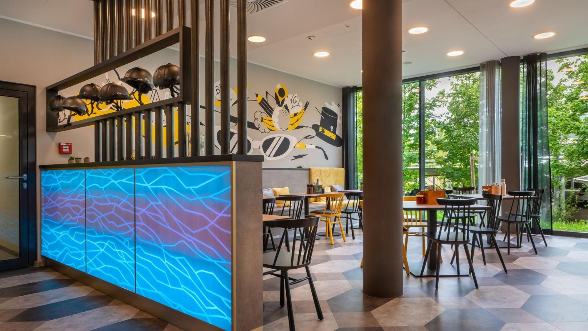 - The Niu, Fury Messe By Ihg Отель
