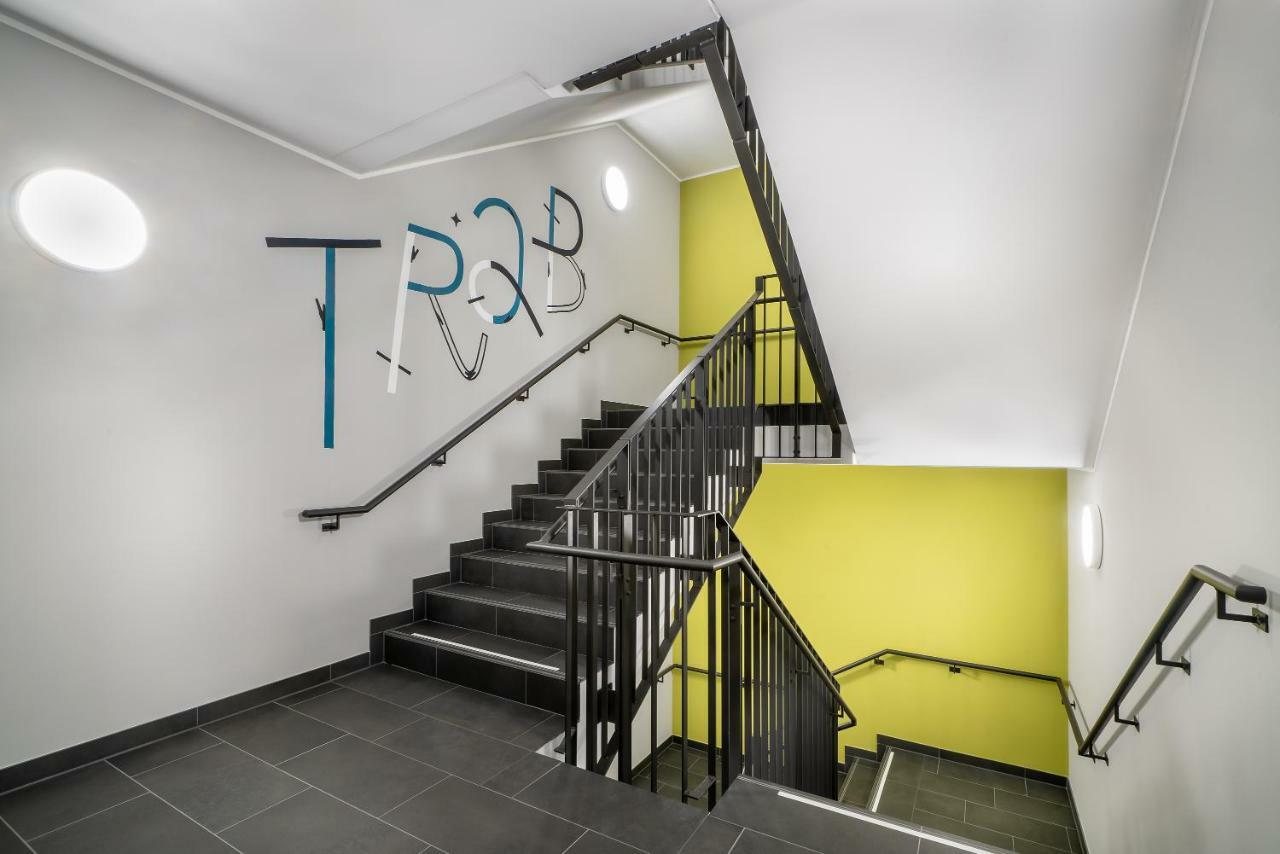 - The Niu, Fury Messe By Ihg 3*