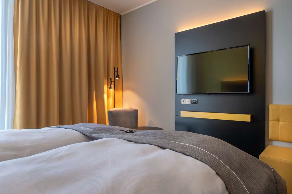 - The Niu, Fury Messe By Ihg